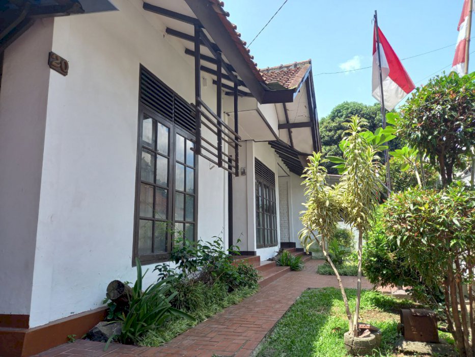 Rumah Terawat Di Bawah NJOP Di Jalan Suryalaya dekat Griya Buahbatu