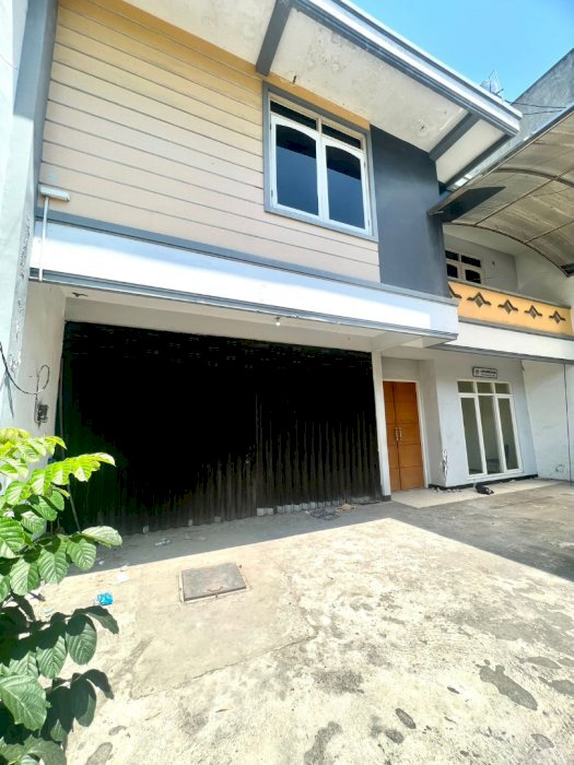 TERSEWA 0719 - Disewakan Rumah 2 lantai LB 220 Klampis Harapan Surabay