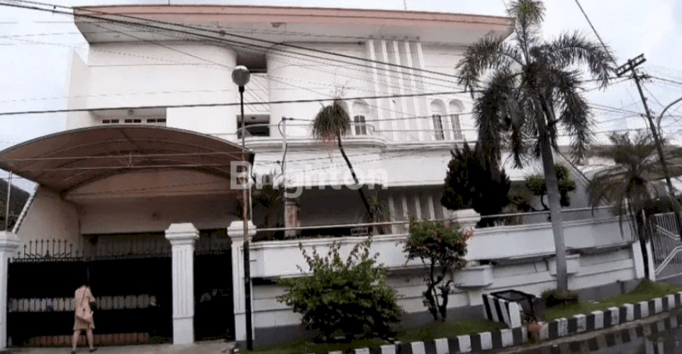 RUMAH STRATEGIS MANYAR SELANGKAH KE KERTAJAYA, GALAXY MALL, KAMPUS