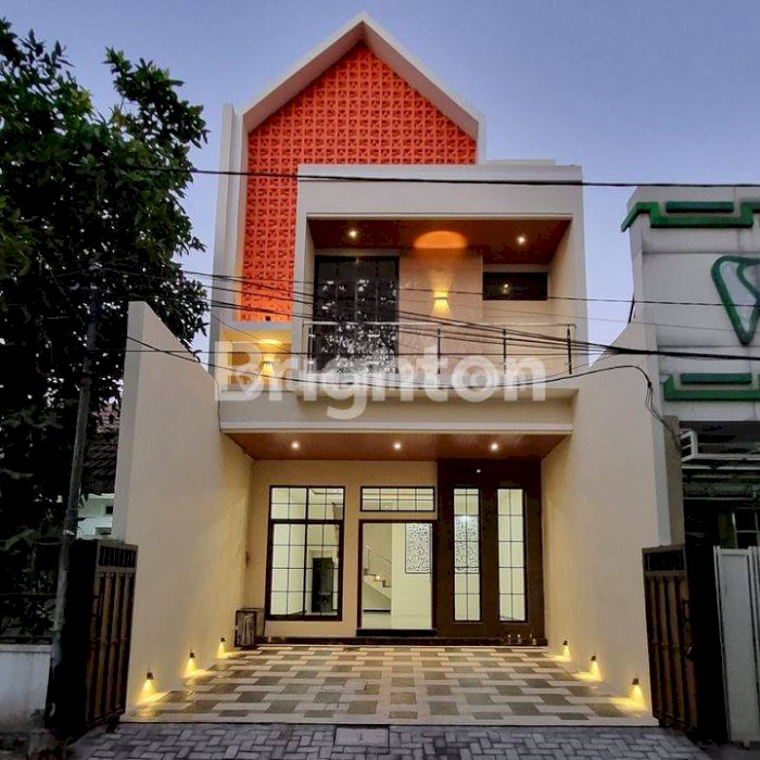 Semolowaru baru gress mewah