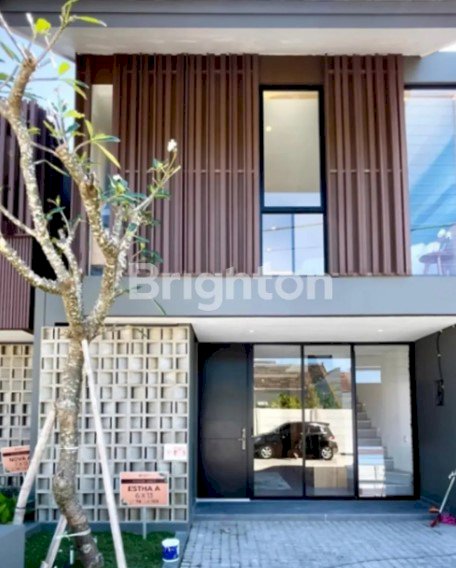 RUMAH BARU 2 LT DI CENTRAL PARK MERR SURABAYA