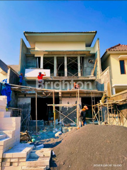 RUMAH MODERN MINIMALIS 2 LT DI GREEN LAKE WONOREJO SURABAYA