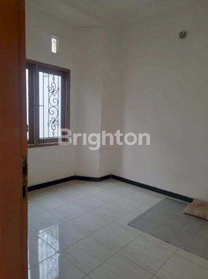RUMAH DI JL LEBAK INDAH JAYA SURABAYA