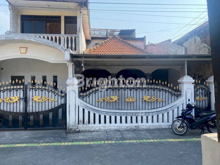 Rumah 2 Â½ Lantai Siap Huni dekat Wonokromo Surabaya