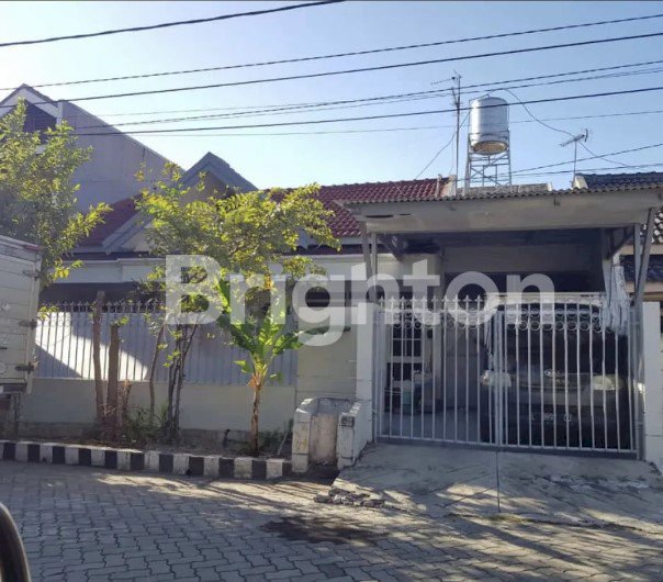 RUMAH LOKASI STRATEGIS DI PANJANG JIWO PERMAI SURABAYA DEKAT KAMPUS