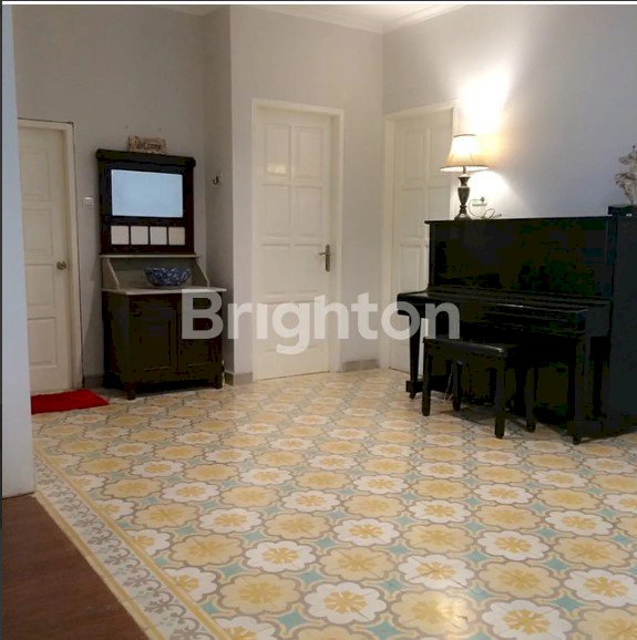 Rumah lokasi di pondok nirwana MERR lingkungan tenang dan asri