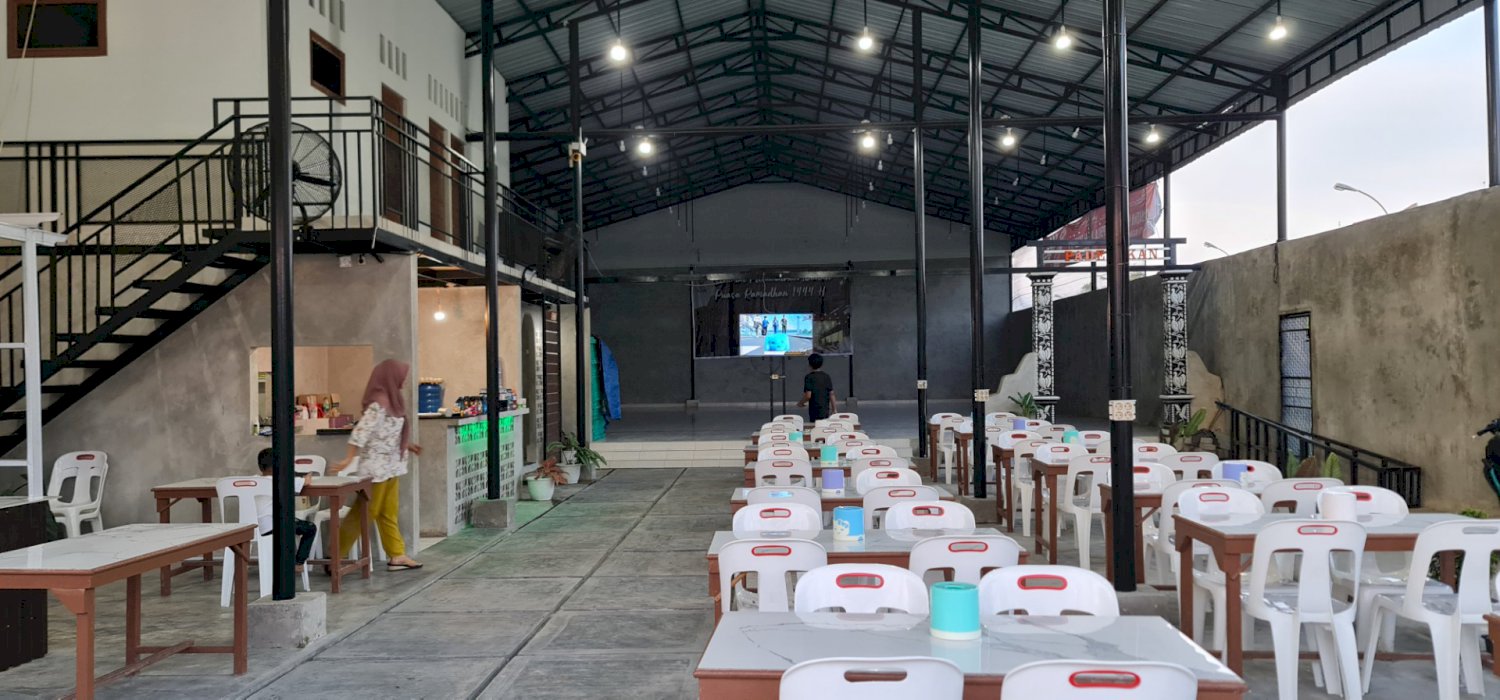 Jual tanah dan bangunan cafe