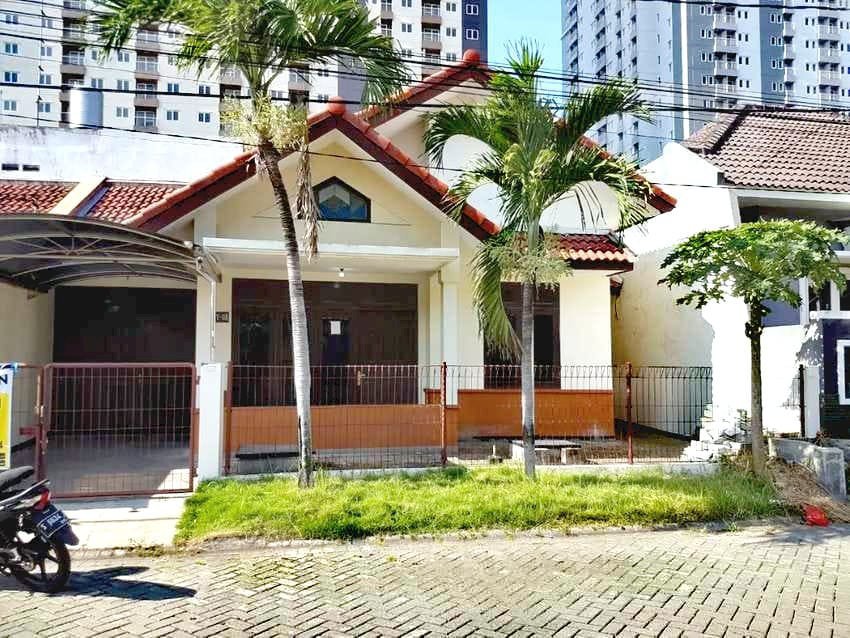Rumah Nyaman Lebar 11m di Villa Kalijudan Indah Surabaya Timur