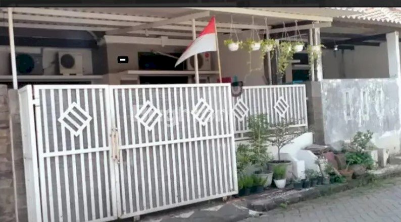 RUMAH DI JL TAMAN WIGUNA SURABAYA DEKAT MERR, KAMPUS, TOL WARU JUANDA