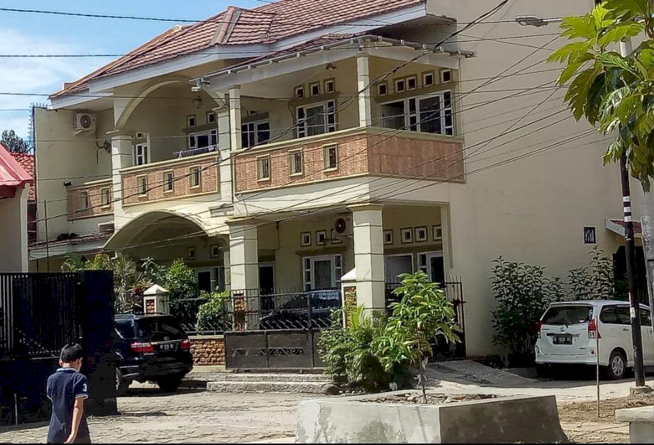 DIJUAL! RUMAH ASRI, TENANG, NYAMAN DAN AMAN DI DAERAH PERKOTAAN