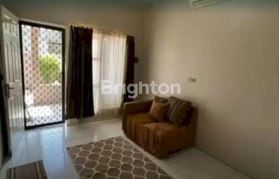 RUMAH DI PURI GUNUNG ANYAR WIGUNA DEKAT MERR RUNGKUT SIAP HUNI