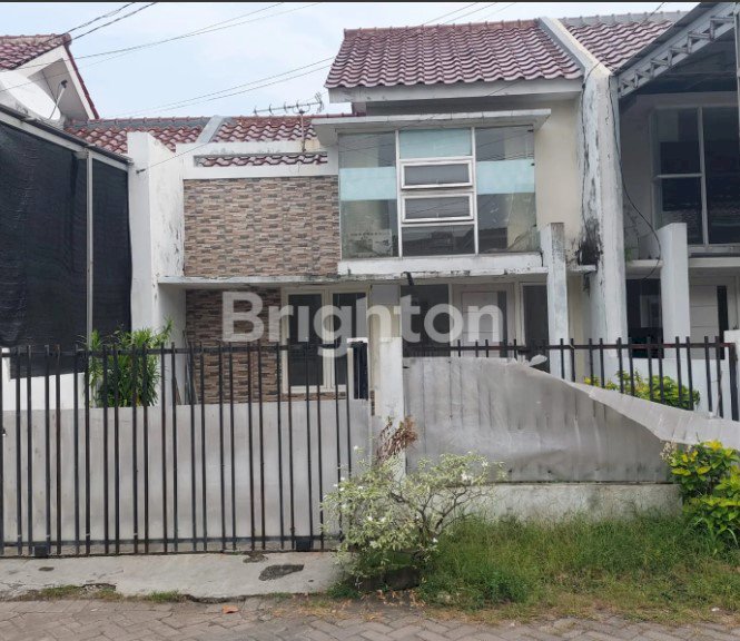 RUMAH HITUNG TANAH DI GREENLAKE WONOREJO