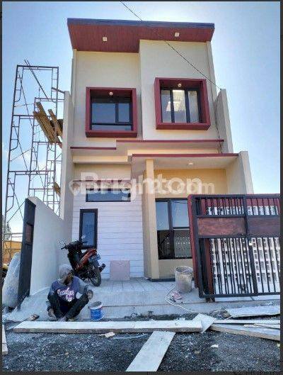 Rumah Baru 2 Lt Di Area Gununganyar Surabaya