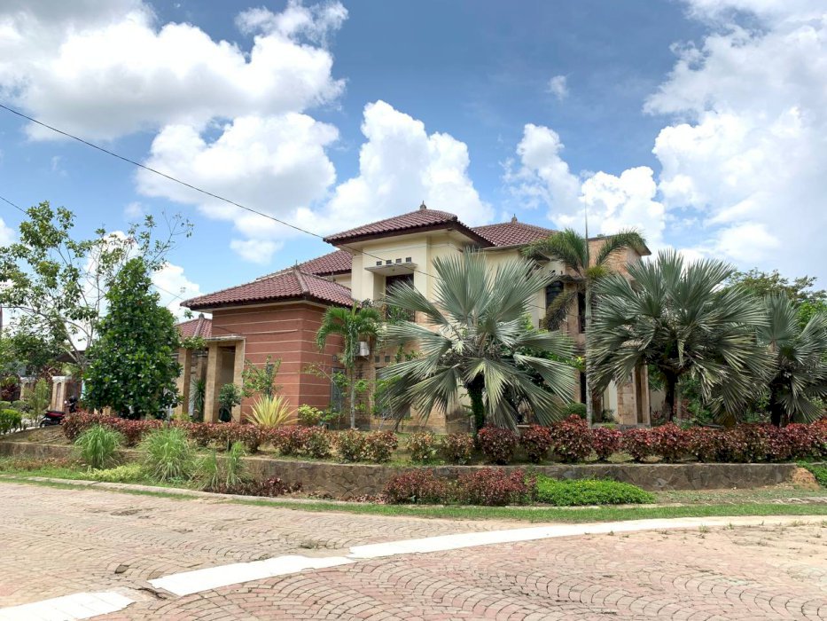 Dijual Rumah Mewah 2 lantai posisi hook