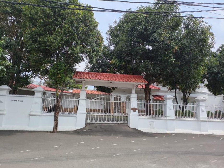 JUAL RUMAH BESERTA ISI-ISINYA (Harga Turun), Butuh Yang Serius