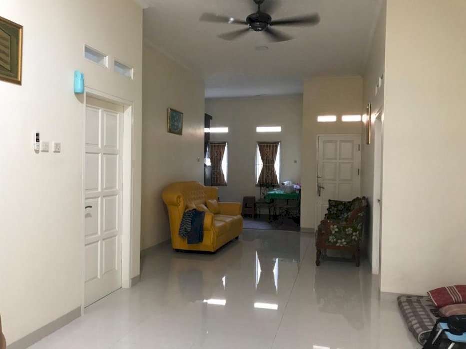 Dijual rumah dekat jalan raya