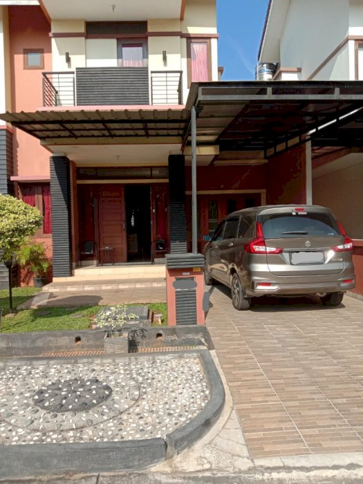 Rumah 2 Lantai Di Harapan Indah,Bekasi