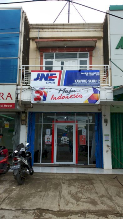 DISEWAKAN LANTAI ATAS