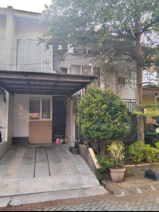 Dijual Rumah strategis plus furnish