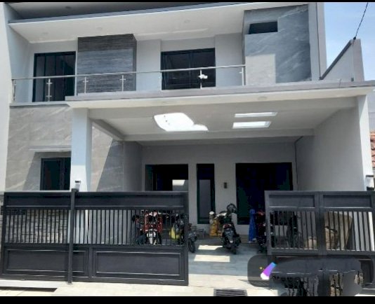 DIJUAL RUMAH 2 LANTAI  LOKASI STRATEGIS SURABAYA