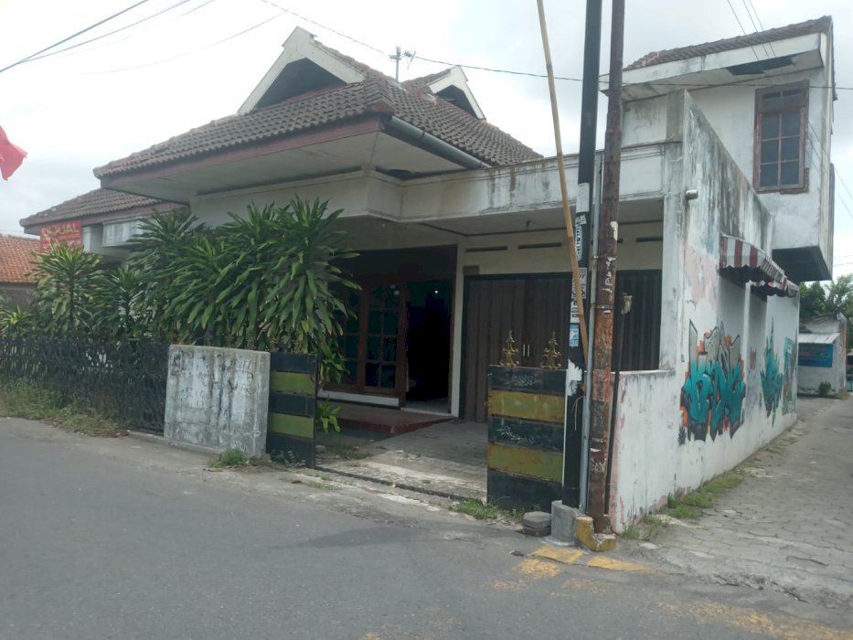 Dijual Rumah dan Tanah Pekarangan