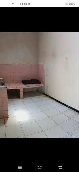 D jual 2 rumah berdampingan. Surat terpisah