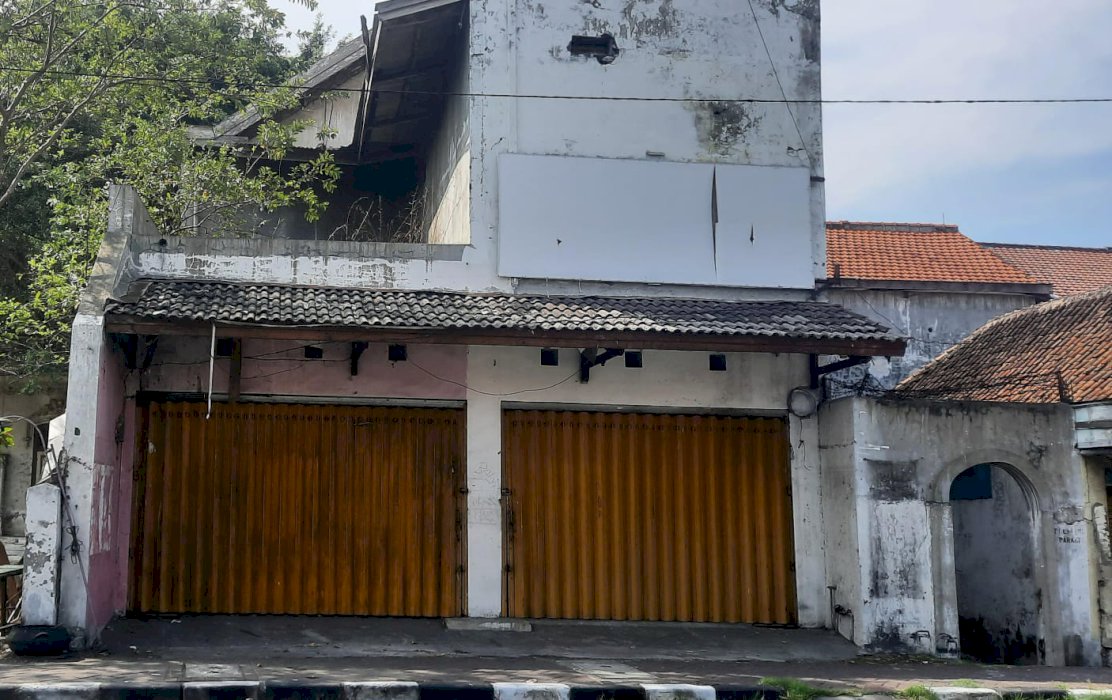 Toko plus rumah walet