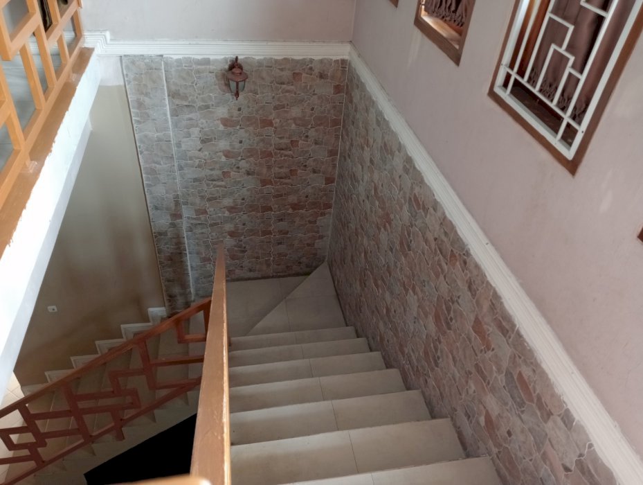 Dijual rumah,termasuk toko 2 lokal dan kebun hidroponik seluas 100m2