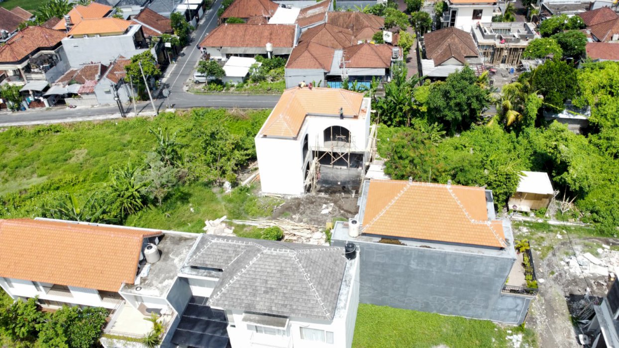 DIJUAL VILLA BARU PADONAN CANGGU KUTA UTARA BALI