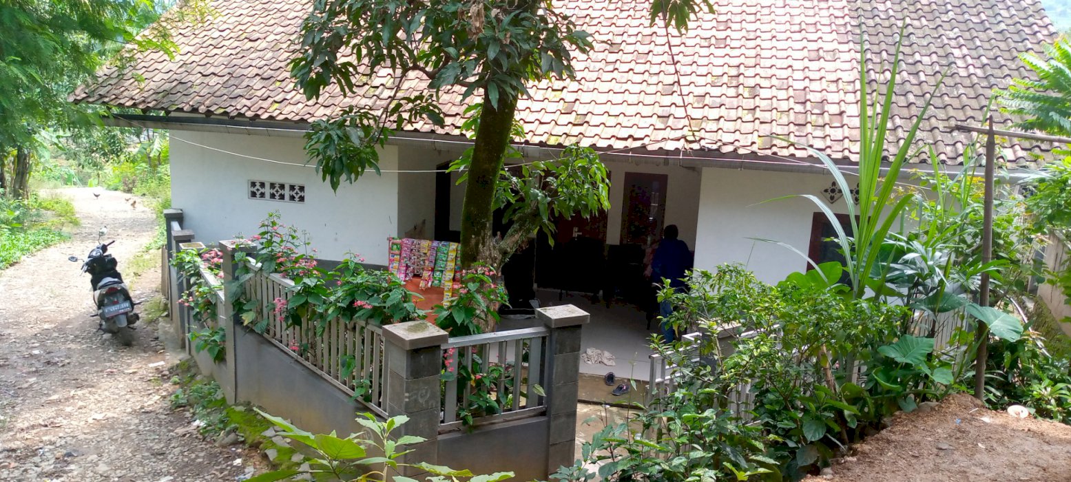 Rumah pribadi permanen