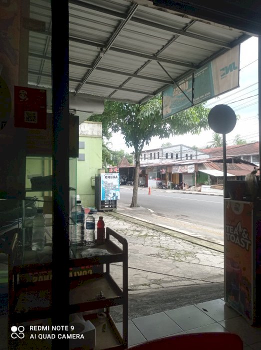 Dijual rumah dipinggir jalan