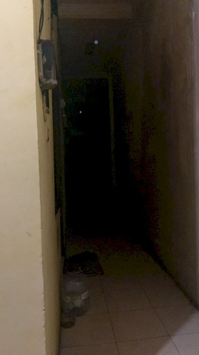 Rumah tinggal.berikut kamar kos kosan ada 10kmr tiga lantai