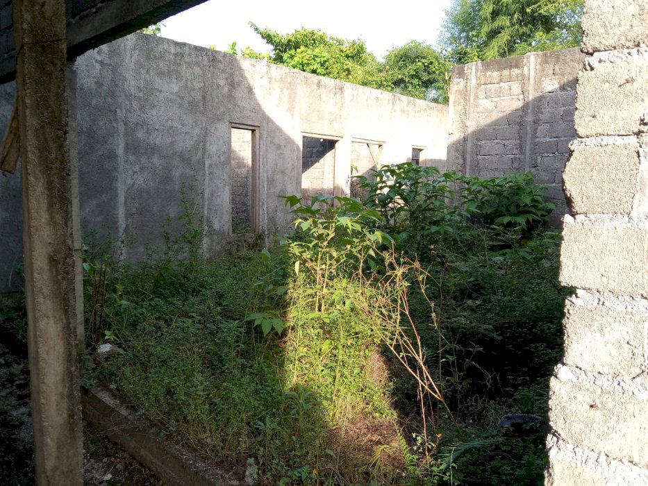 Di jual tanah & sudah berdiri 3 rumah