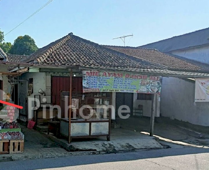 Rumah Pinggir jalan cocok buat usaha/kantor cabang