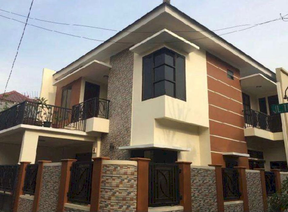 DIJUAL RUMAH 2 LANTAI DI TEBET BARAT JAKARTA SELATAN