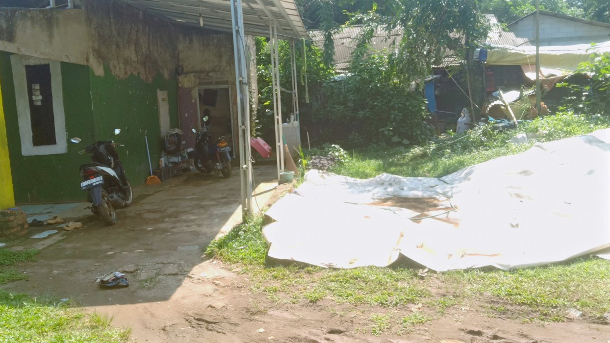 Menjual tanah dan bangunan