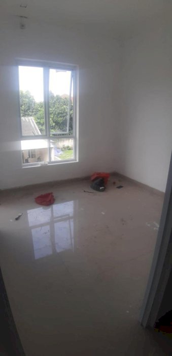 rumah baru 2 lantai. 3 kamar tidur di perbatasan tangsel depok bogor