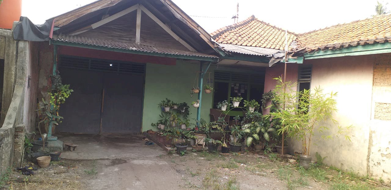 Strategis ditepi jalan raya nasional pantura