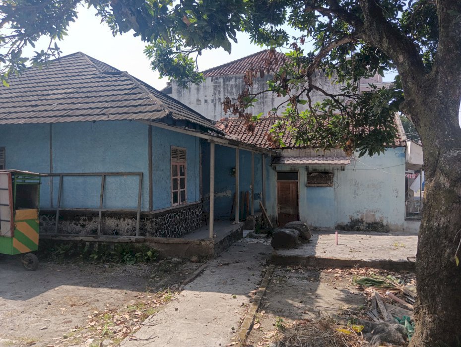 Jual tanah ada rumah lama