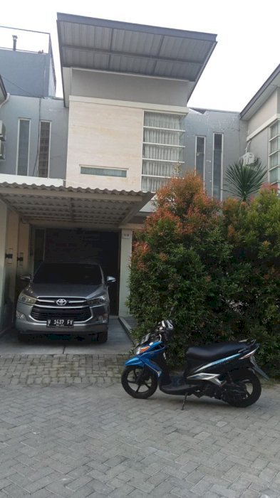 0790 - Disewakan Rumah Green Garden Regency 3 BR 2 Lantai Kosongan