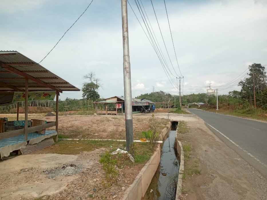 Tanah kosoong sudah di datarkan exsa tinggal bangun aja