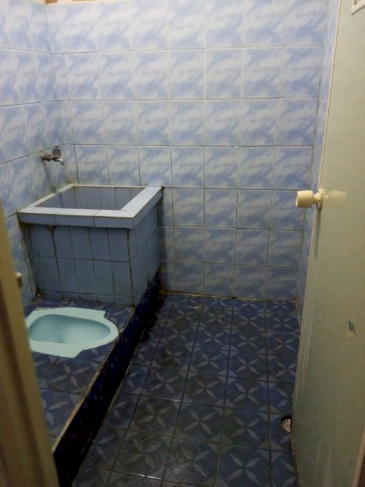 Jual rumah  lokasi sangat strategis, harga murah, BU