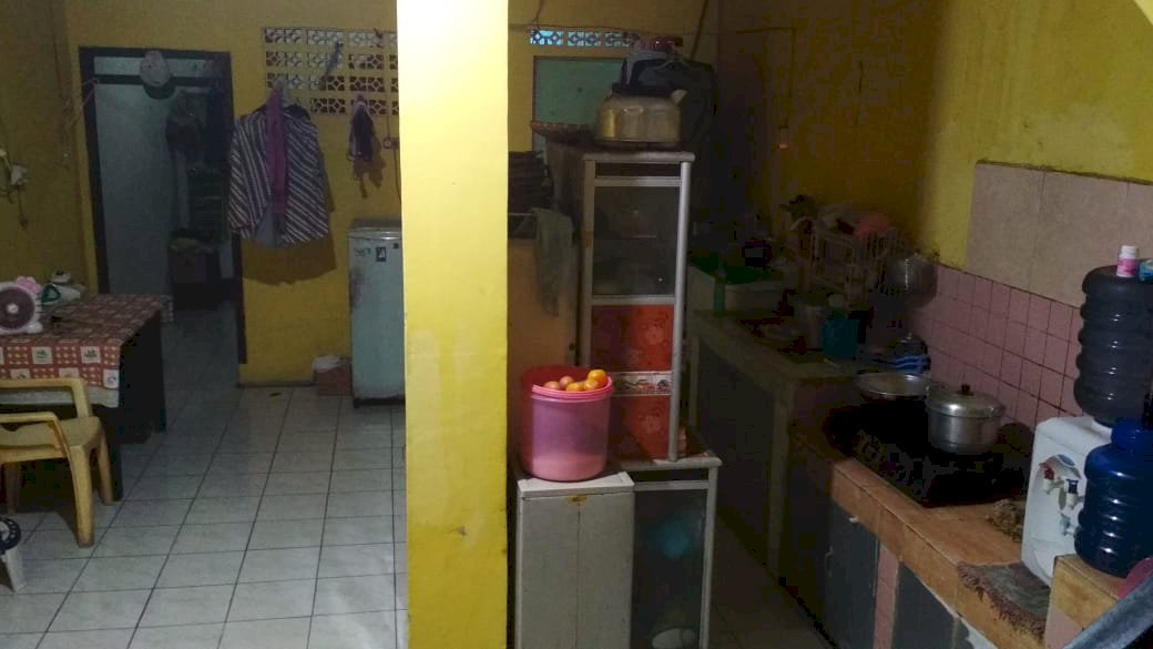 dijual cepat, rumah di pinggir jalan raya