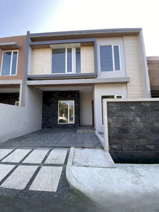 0804 - Dijual Rumah Rungkut Harapan 3 BR 2 Lantai Hadap Timur