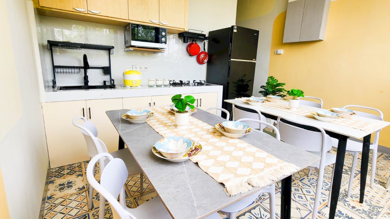 0813 - Dijual Rumah Kos Tanjung Duren Furnished LT 112m LB 388m