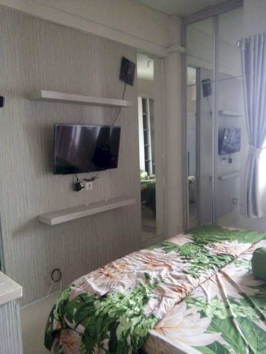 GREEN PRAMUKA ORCHID STUDIO FURNISH