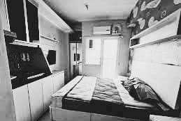 APARTEMEN GREEN PRAMUKA MALL 2 KAMAR FURNISH TAHUNAN