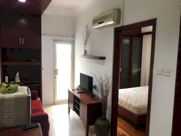 GREEN PRAMUKA APARTEMEN BOUGENVILLE 2 KAMAR FULL FURNISH TAHUNAN