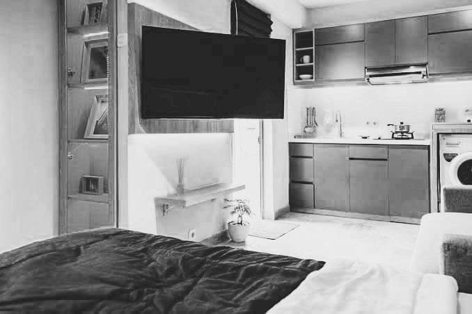 APARTEMEN GREEN PRAMUKA MALL STUDIO FULL FURNISH PERTAHUN