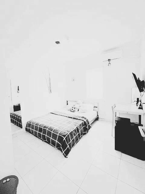 APARTEMEN GREEN PRAMUKA BOUGENVILLE 2 BR FULLFURNISH PER TAHUN